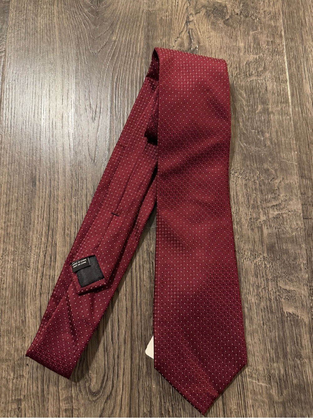 NWT Calvin Klein Men's Tie Burgundy Maroon Micro Dot Geometric Silk Blend